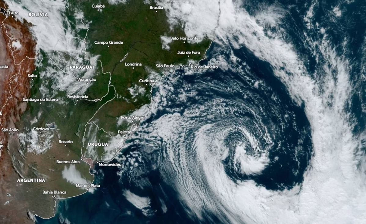Clone extratropical traz alerta máximo de tempestade para SP
