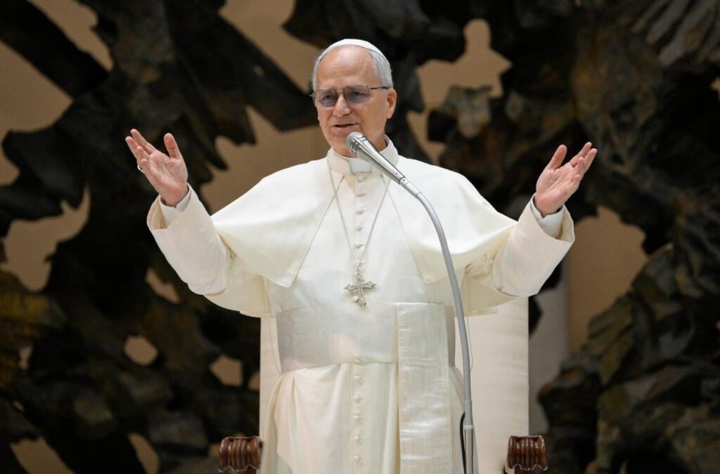 Igreja não deve avançar em formalização, diz pontífice