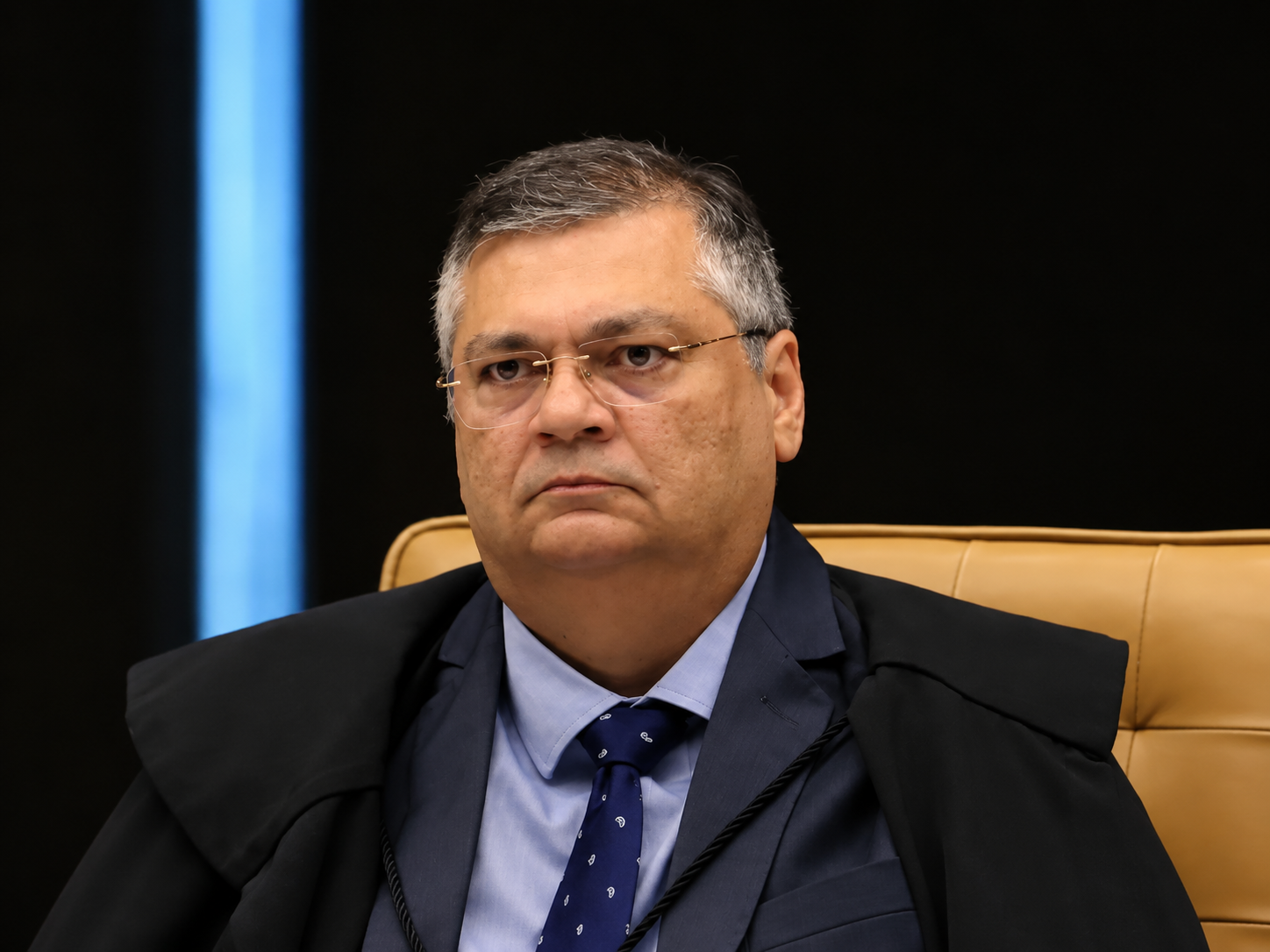 Dino envia a Fachin novos elementos sobre condutas de André Mendonça em caso ligado a cemitérios de SP